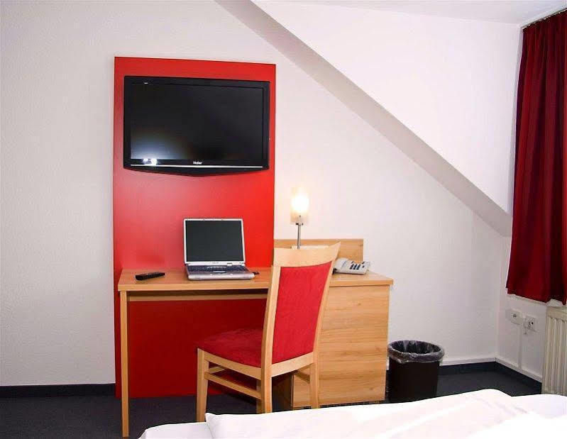Airport Hotel Karsten Κολωνία Εξωτερικό φωτογραφία